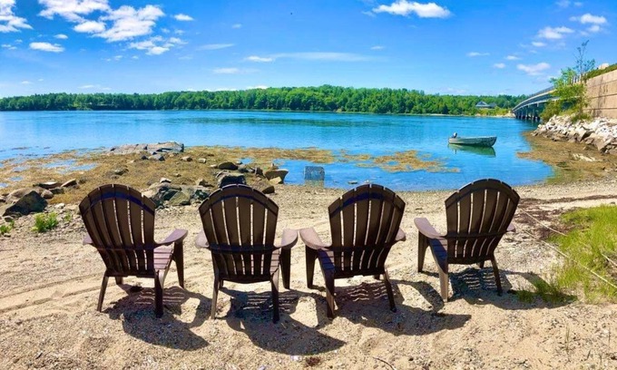 Sullivan Cabaña | Taunton Bay Cottage - Affordable Oceanfront - Perfect for couples getaway!