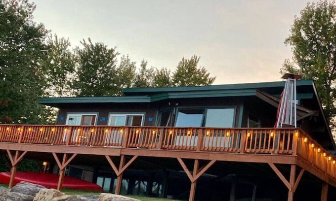 Alburg Casa | Tavi Haz on Macomber Point