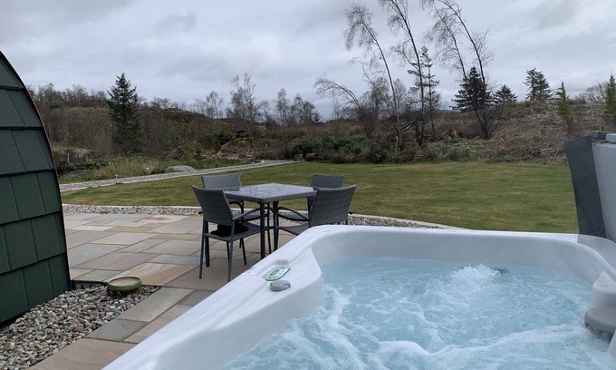 Oban Cabina | Tawny Owl Pod with Hot Tub