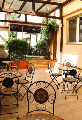 Otopeni Hostal | Taxi Hostel