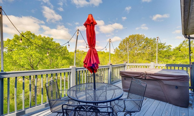 Taylorsville Cabaña | Taylorsville Cottage w/ Hot Tub & Lake Access!