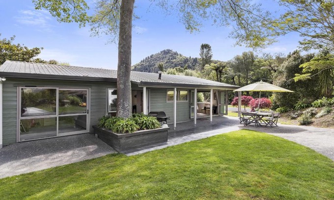 Lake Tarawera Casa | Te Miro Cottage - Lake Tarawera Cottage