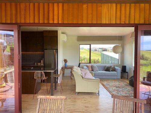 Raglan Casa | Te Whare Whero