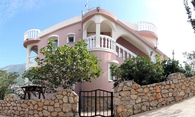 Cesarica Apartamento | Bonito apartamento junto al mar en la bonita casa dentro del parque natural Velebit