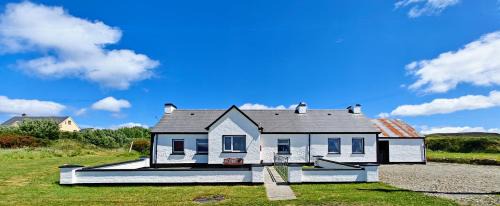Malin Casa | Teach Róisin-Traditional Irish holiday cottage in Malin Head.