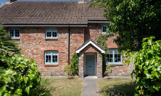 Oxwich Casa | Teacher's Cottage