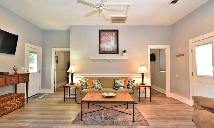 Charleston Casa | Teal Door Inn-With Fire Pit!