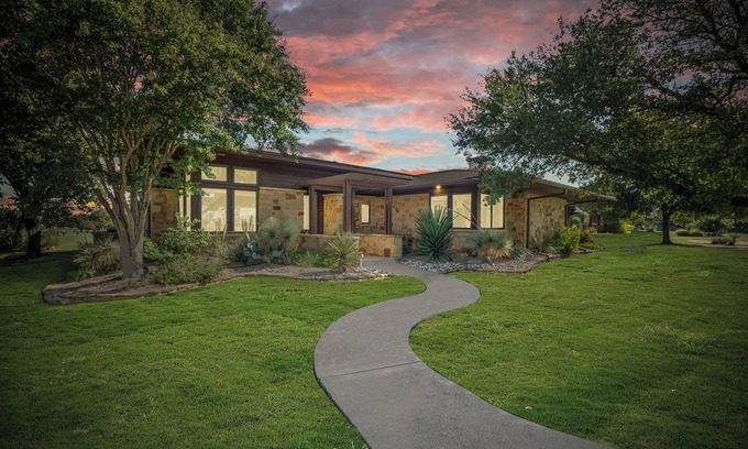 Lakecliff On Lake Travis Casa | Tee Box Retreat at Lakecliff Country Club