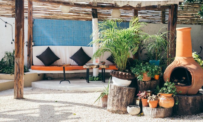 Centro de la ciudad de Tulum Hotel | Teetotum Hotel Restaurant Lounge