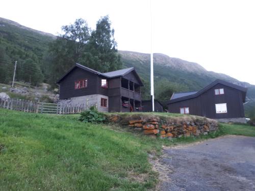 Lom Casa | Teigen Gard