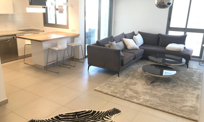 Tel Aviv Apartamento | Tel Aviv Moderno y espacioso apartamento de lujo de 3 dormitorios en un buen aria cerca del lago