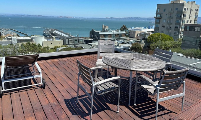 Telegraph Hill Casa | Telegraph Hill Coit Tower retreat.