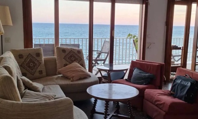 Cunit Condominio | TELETRABAJA FRENTE AL MAR