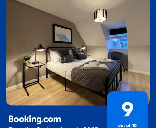 Telford Casa | Telford Townhouse with Parking and Garden