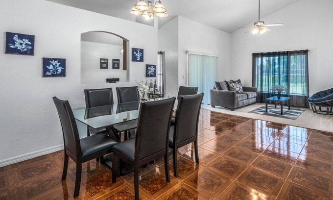 Port Malabar Casa | TellyCares Home- spacious 3/2, sleeps 8 people