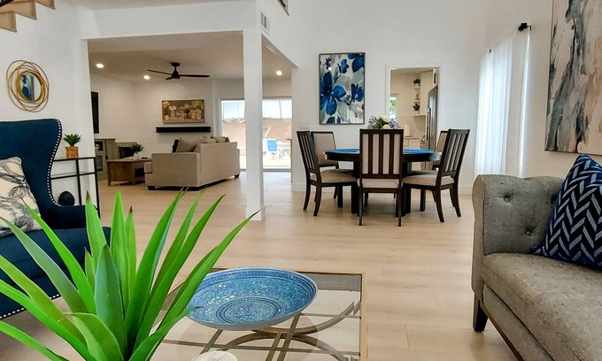 Thousand Oaks Casa | Temp Housing For Insurance/Work/Travel/Remodel!