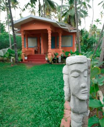 Varkala Casa | Temple tree garden beach