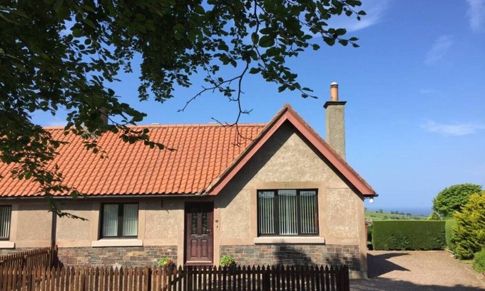 Coldingham Cabaña | Templehall Cottage. Cabaña moderna con vista al mar