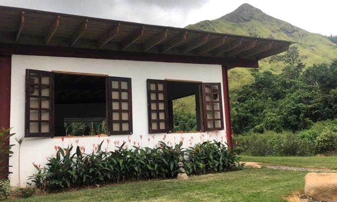 Jayuya Chalet De Esquí | Templo la Esmeralda Mountain retreat.