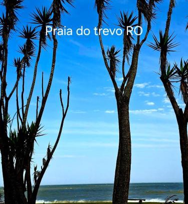 Rio das Ostras Apartamento | Temporada na Praia do Trevo - Rio das Ostras, RJ