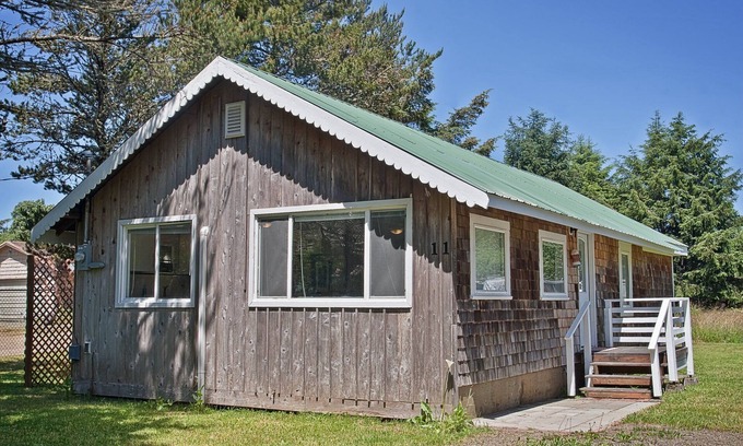 Oyehut-Hogans Corner Cabaña | Diez Pines Cottage, Ocean Shores, WA