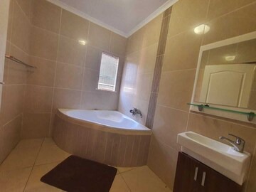 Mahikeng Casa | Tenacity Mafikeng Guesthouse - 4 in Mahikeng