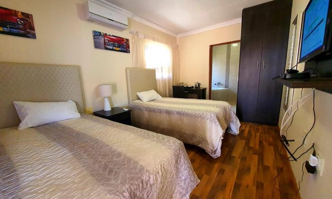 Mahikeng Casa | Tenacity Mafikeng Guesthouse