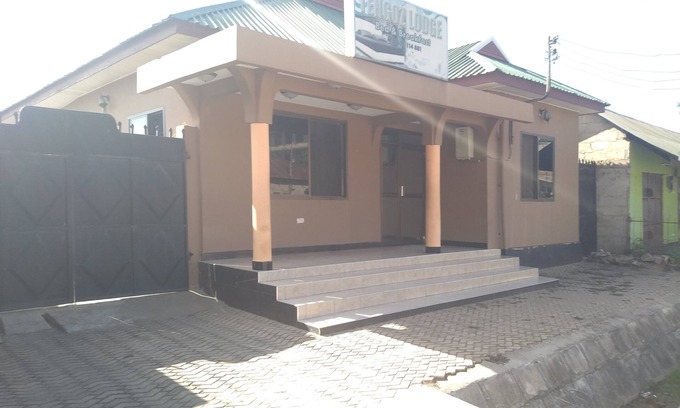 Morogoro Cabina | Tengoz Lodge