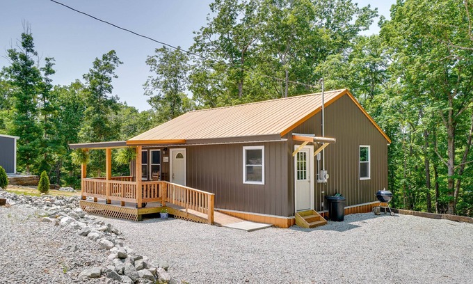 Holladay Cabina | Tennessee Vacation Rental ~ 2 Mi to River