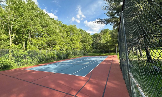 Canfield Cabina | Tennis court