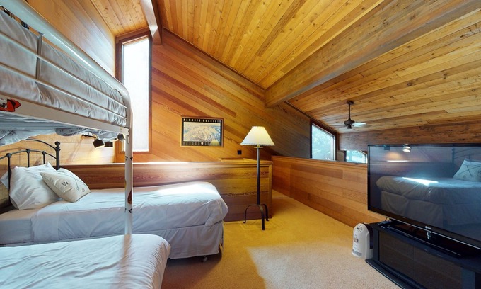 Mammoth Lakes Condominio | Tennis Village 14 Pet-Friendly, Spacious, Comfortable, Great Complex Amenities by RedAwning