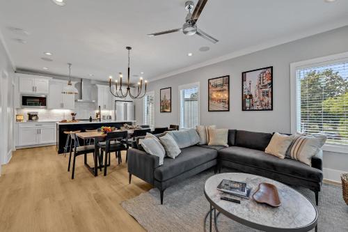 Berry Hill Casa | Tenor - Private Rooftop - 8 mins to Broadway