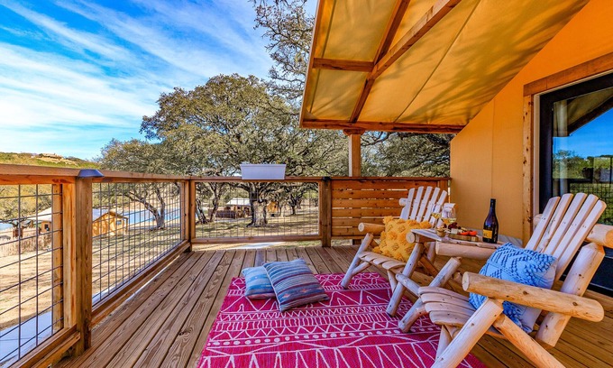 Hunt Cabina | Tent | Pool Firepit Lake Hot tub River Heat/AC