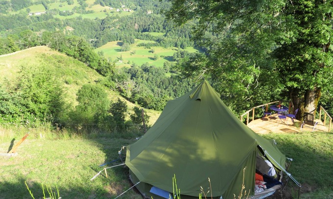 Thiezac Alquiler De RV | Tente en Site Isolé et Naturel à 1000 Mètre D'altitude