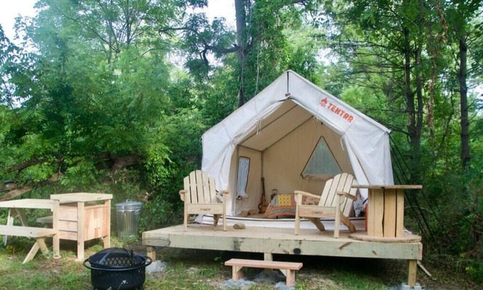 Great Barrington Alquiler De RV | Tentrr Signature Site - Great Barrington Glamping With Goats and Bunnies on Prop