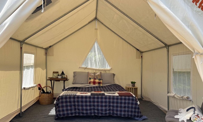 Silver Point Alquiler De RV | Tentrr Signature Site - Sundown at Defenders Retreat - Site G