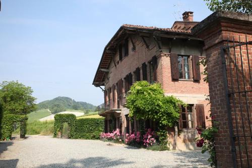 Serralunga di Crea Casa | Tenuta Guazzaura