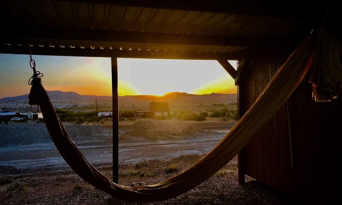 Study Butte-Terlingua Alquiler De RV | Terlingua Nights Cabins