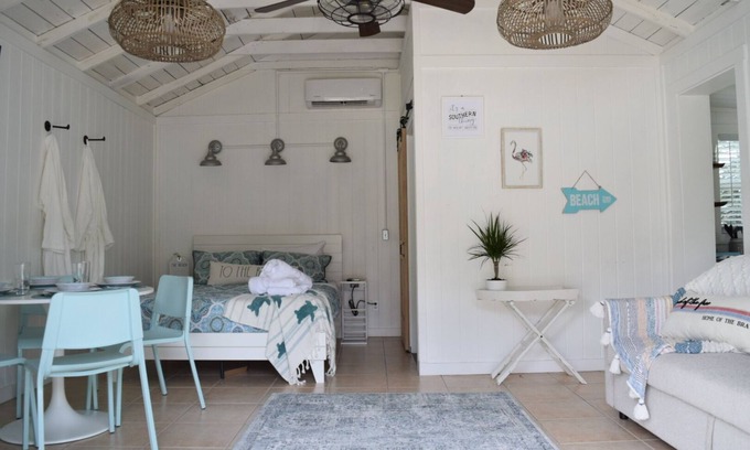 Forest Hills Cabaña | Termino Beach House Retreat with Hot Tub and Garden
