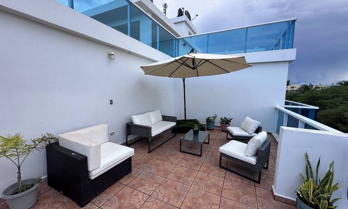 Mediania Alta Apartamento | Apt. con Terraza y Balcón en CostaMar Beach Village, PR