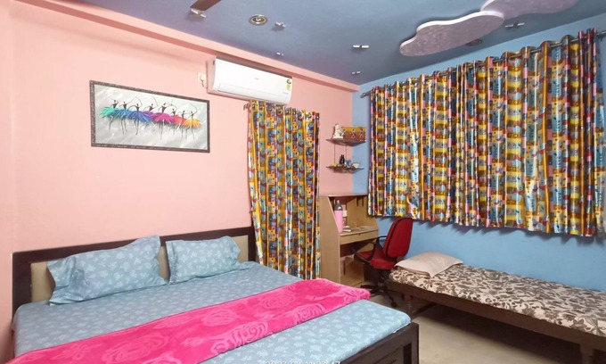 Vadodara Casa | Terrace Garden Bedroom First Floor 5 Minutes from Hotel Hayatt Place