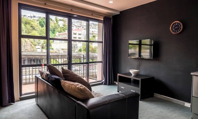 Wellington Apartamento | Terrace Hotel Suite - Great Location Close to Attractions, Shops & Eateries