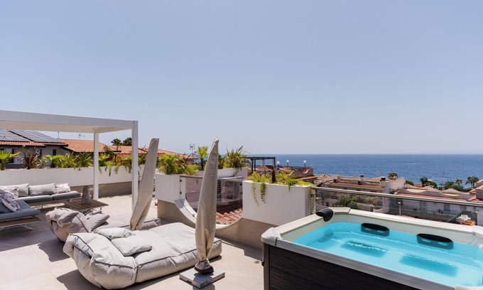 Cannizzaro Apartamento | Terrace & Jacuzzi - Tropicalia by Wonderful Italy