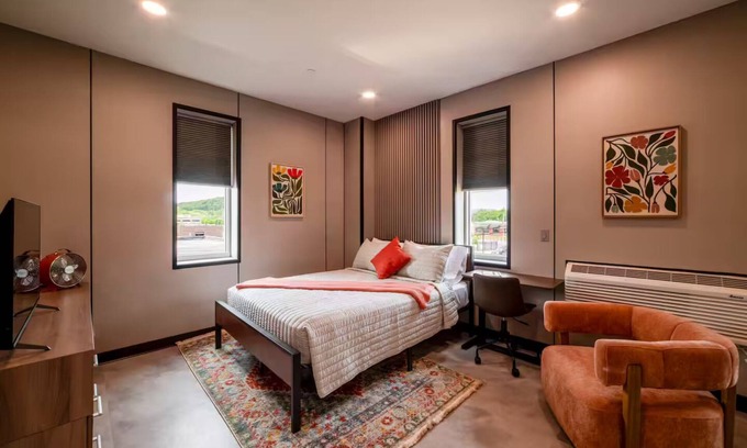 Binghamton Apartamento | TerraCotta loft, walk to Binghamton University
