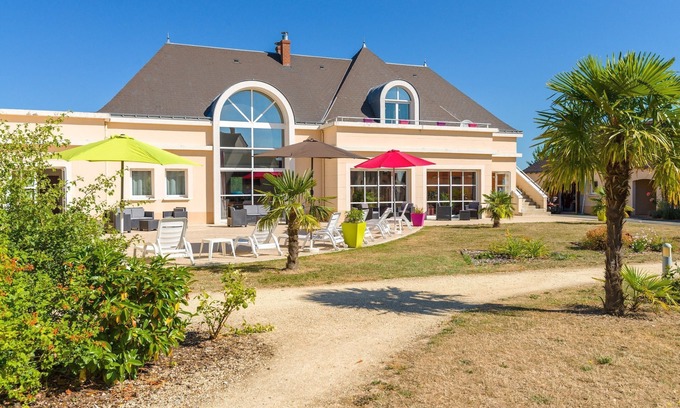 Azay-le-Rideau Casa | Maison ensoleillée et rustique avec terrasse / balcon + Accès piscine!