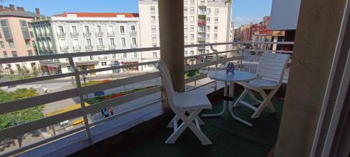 Aviles Apartamento | Terraza Centro Ciudad - Parking Vigilado 24h