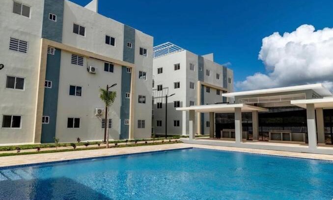 La Romana Apartamento | Terrazas del Este, cuarto piso, terraza privada.