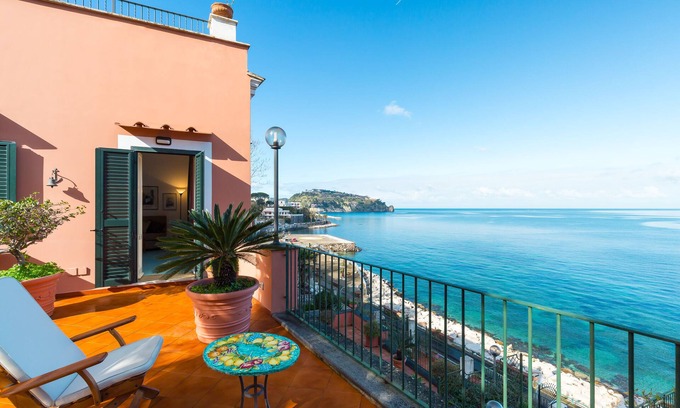 Casamicciola Terme Apartamento | Terrazza Morgera - Tres Habitaciones Piso, Capacidad 6