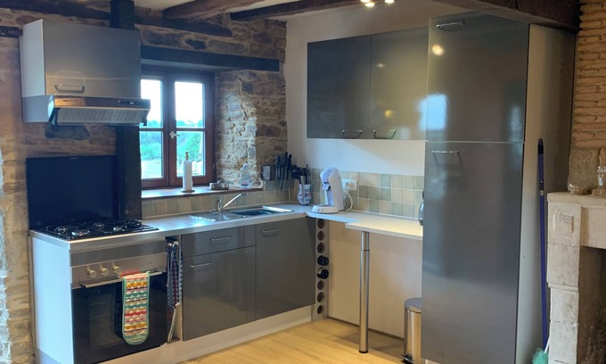 Mialet Apartamento | Terrific 1-bedroom apartment in Miallet. Forget your worries & relax in peace.