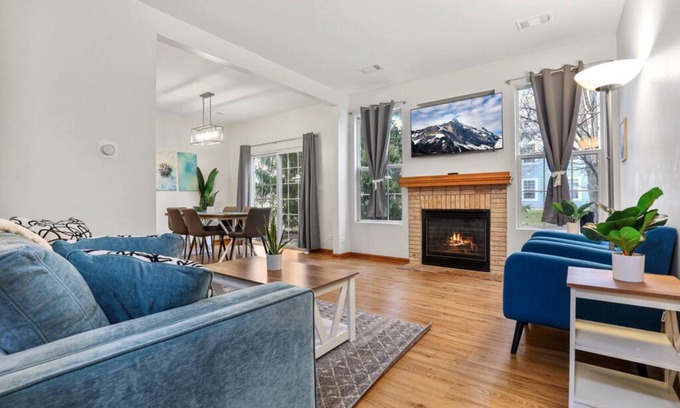 Naperville Casa | Terrific Naper Townhouse 3beds/2.5 baths